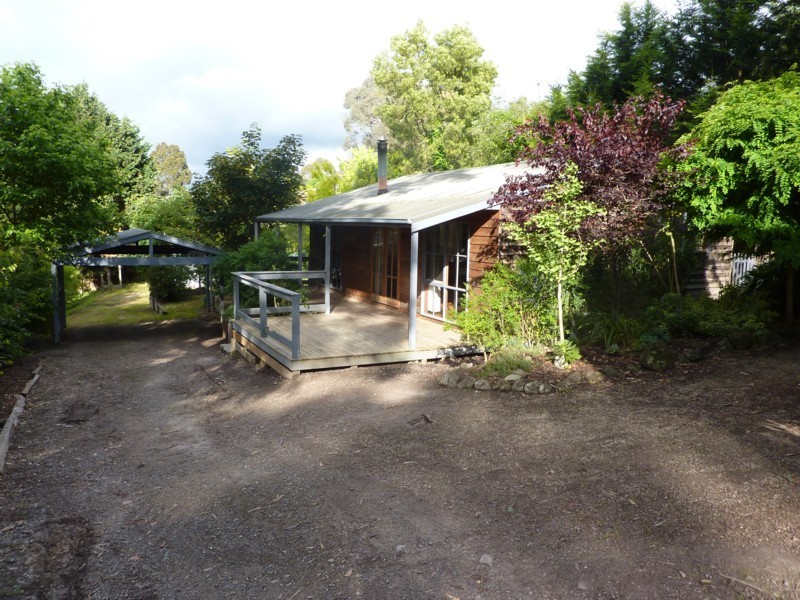 23 Railway Road, Seville VIC 3139