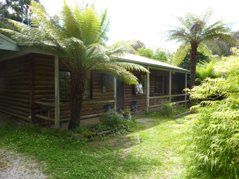 10 Farrar Way, Wandin North VIC 3139