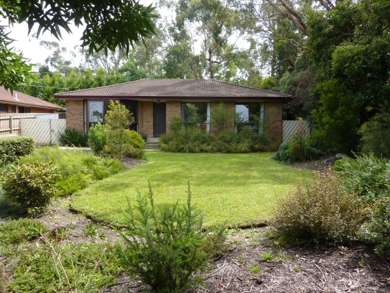 13 Valley Road, Seville VIC 3139