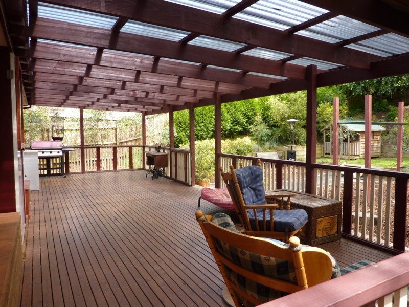 13 Valley Road, Seville VIC 3139