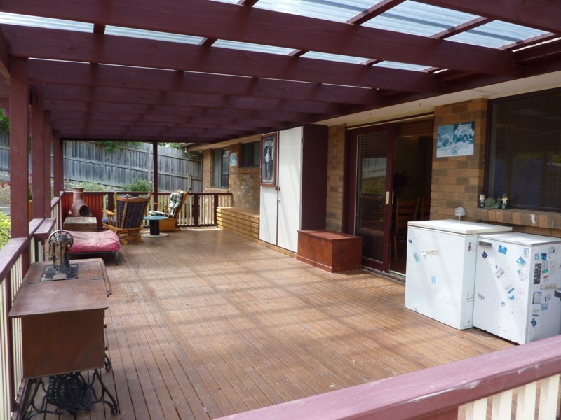 13 Valley Road, Seville VIC 3139