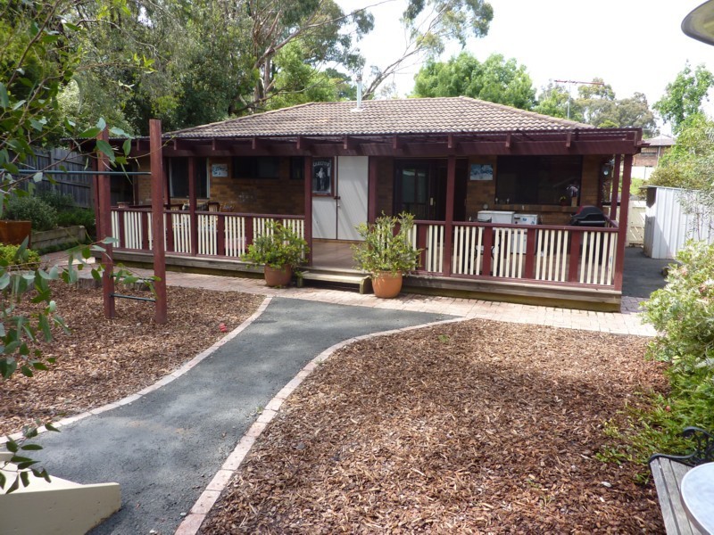 13 Valley Road, Seville VIC 3139
