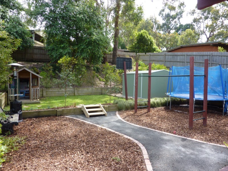 13 Valley Road, Seville VIC 3139