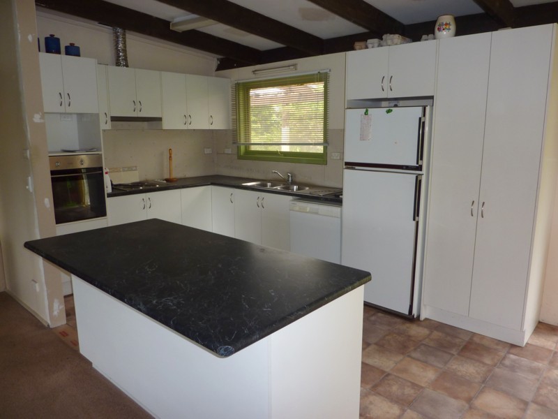 8 Alpine Boulevard, Launching Place VIC 3139