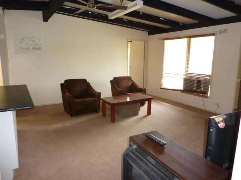 8 Alpine Boulevard, Launching Place VIC 3139