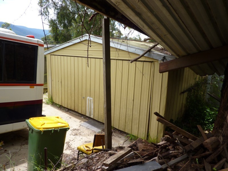 8 Alpine Boulevard, Launching Place VIC 3139