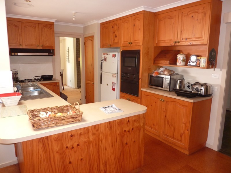 11 Winifred Street, Seville VIC 3139