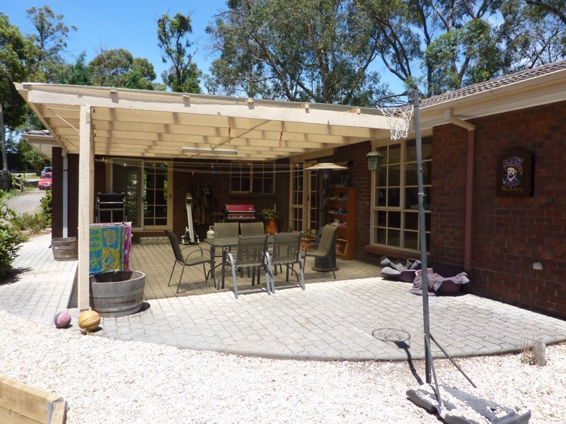 11 Winifred Street, Seville VIC 3139