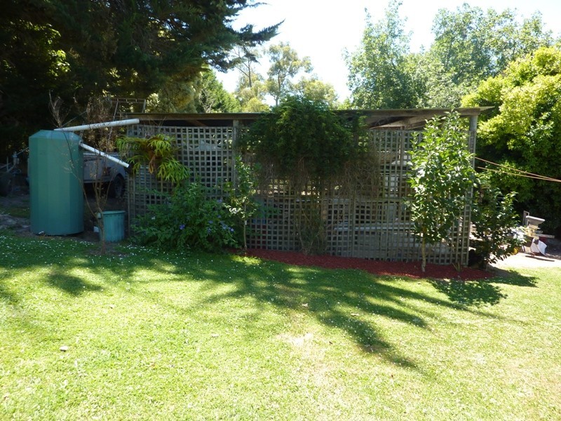 25 Glenvalley Crescent, Seville VIC 3139