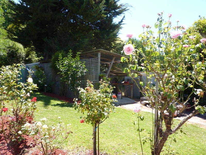 25 Glenvalley Crescent, Seville VIC 3139