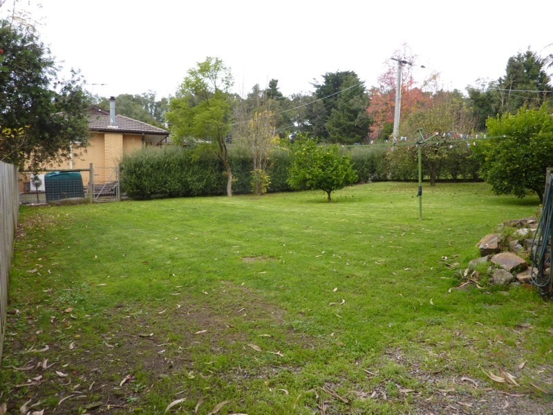 27 John Street, Wandin North VIC 3139