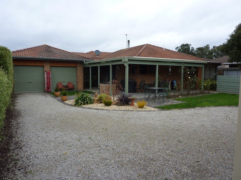 4 Hickman Place, Seville VIC 3139