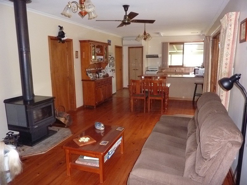 4 Hickman Place, Seville VIC 3139