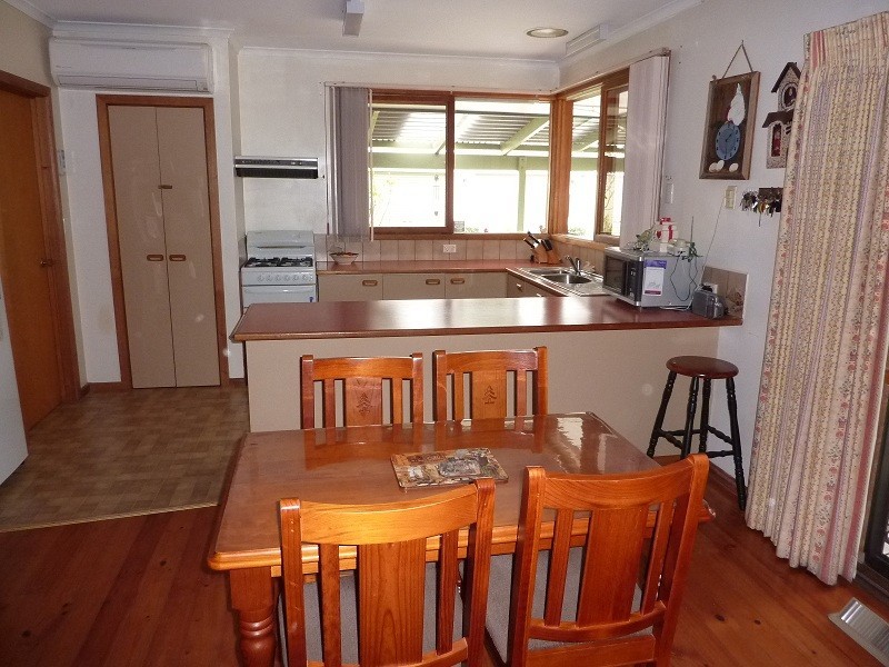 4 Hickman Place, Seville VIC 3139