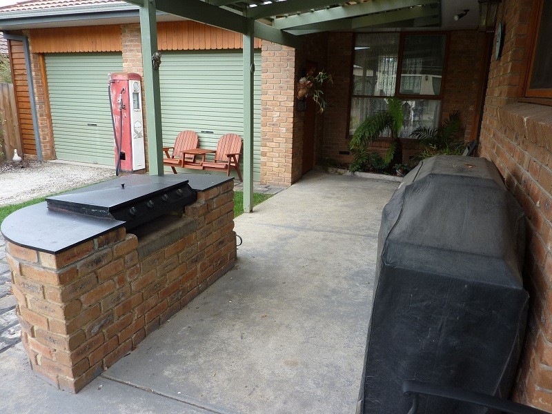 4 Hickman Place, Seville VIC 3139