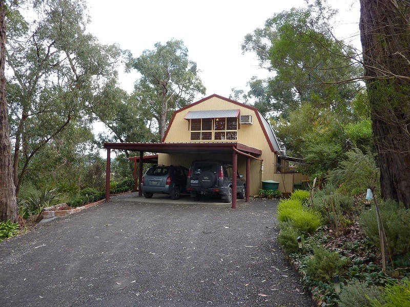 40 Peters Road, Seville VIC 3139
