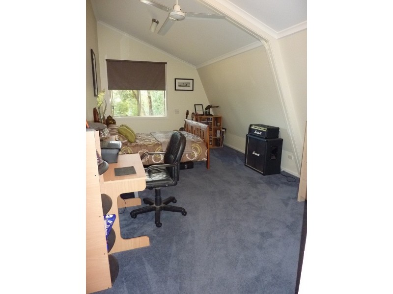 40 Peters Road, Seville VIC 3139