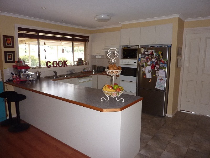 6 Belair Close, Seville VIC 3139