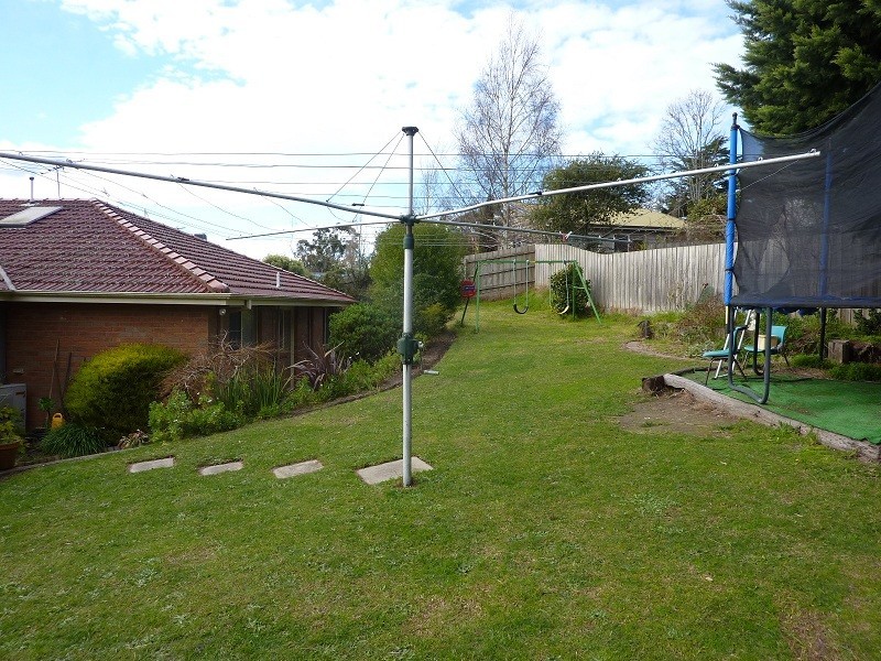 6 Belair Close, Seville VIC 3139