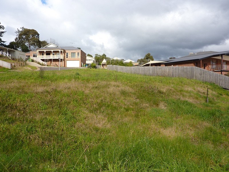14 Sirocco Ct, Wandin North VIC 3139