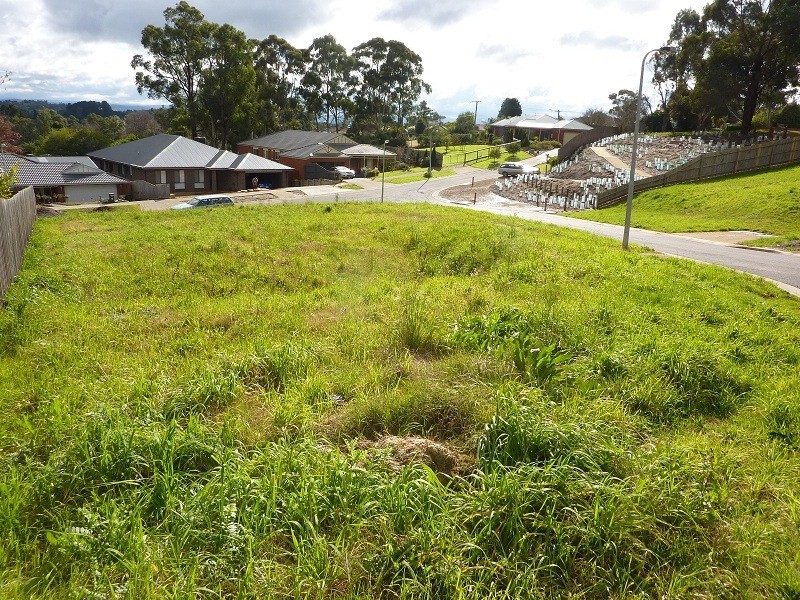 14 Sirocco Ct, Wandin North VIC 3139