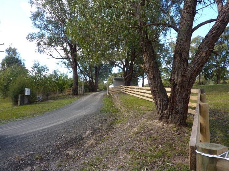 37 Lusatia Park Road, Woori Yallock VIC 3139
