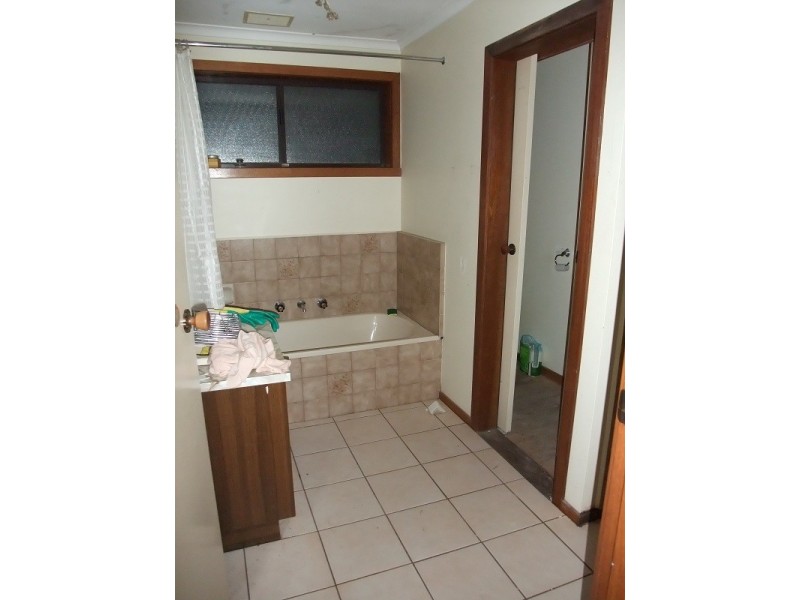 44 Station Road, Seville VIC 3139