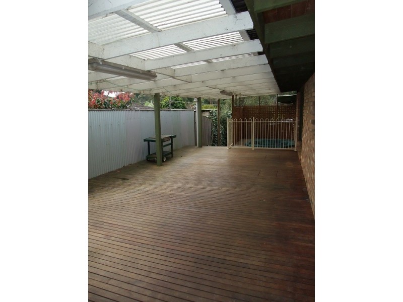 8 Farrar Way, Wandin North VIC 3139