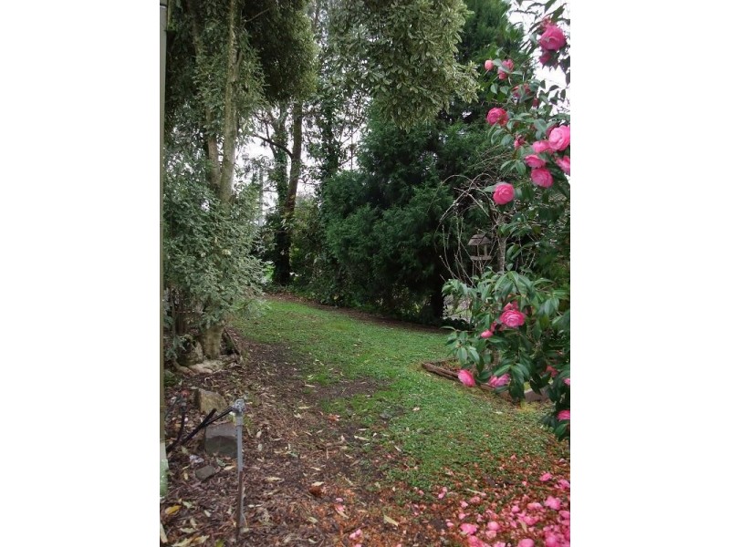 8 Farrar Way, Wandin North VIC 3139