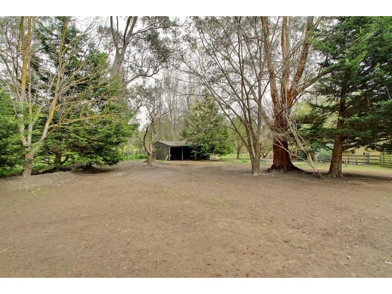 31 Station Road, Seville VIC 3139