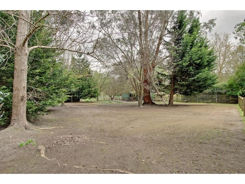 31 Station Road, Seville VIC 3139