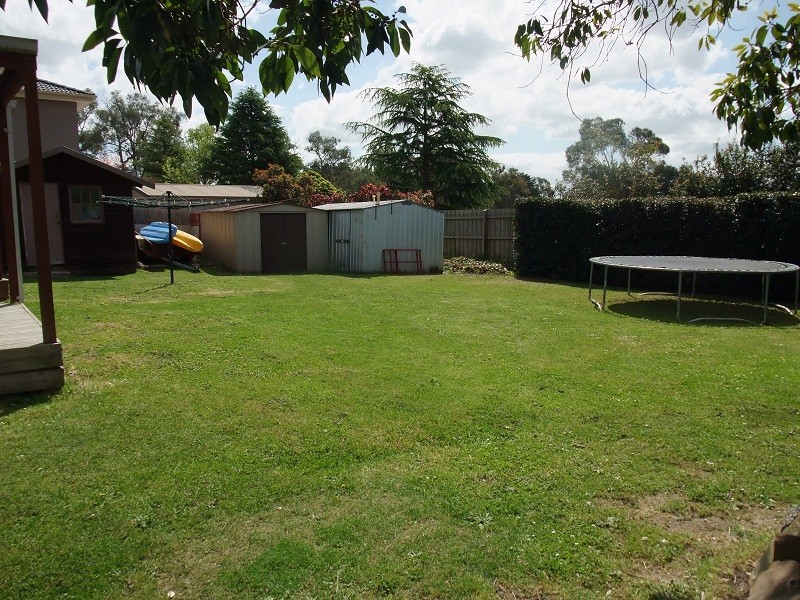 3 Hickman Place, Seville VIC 3139