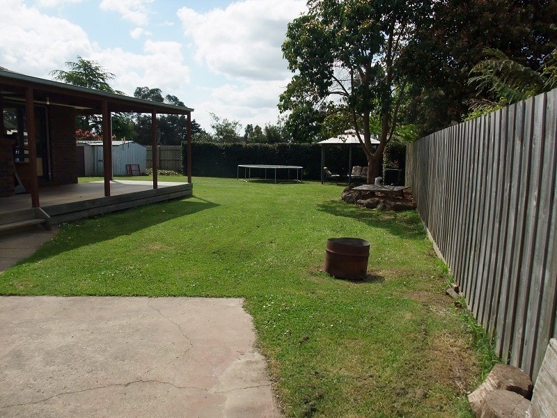 3 Hickman Place, Seville VIC 3139