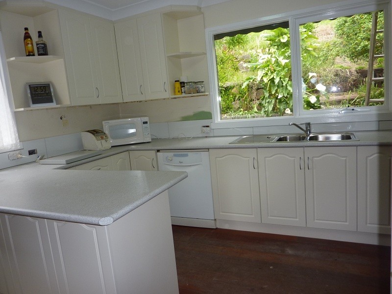 12 Eastview Ave, Seville East VIC 3139