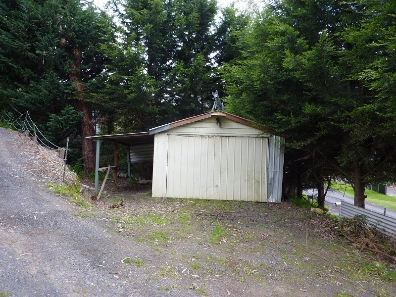 12 Eastview Ave, Seville East VIC 3139