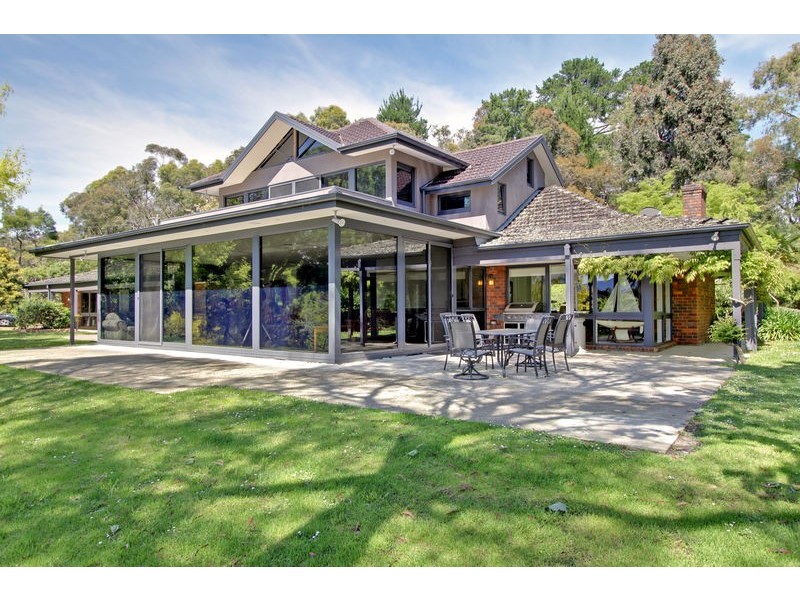 25 Tolmie Ave, Seville VIC 3139