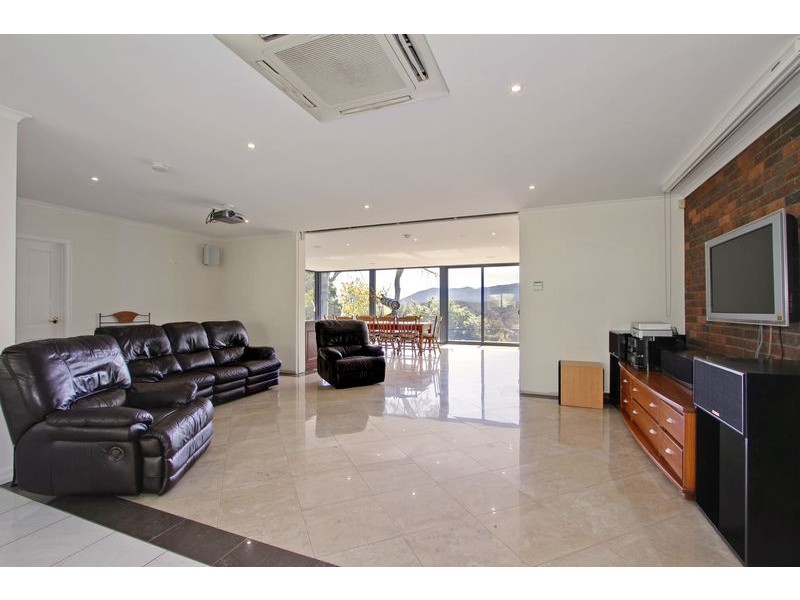 25 Tolmie Ave, Seville VIC 3139