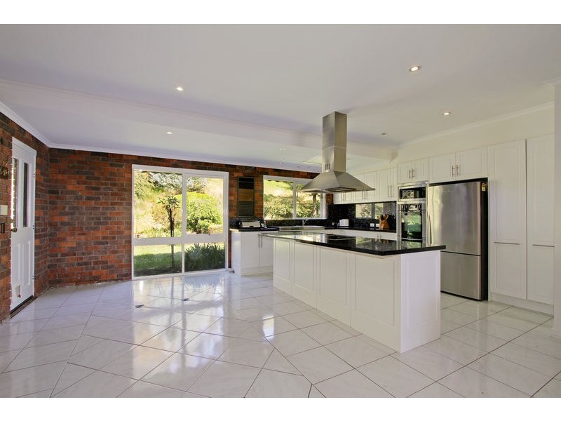 25 Tolmie Ave, Seville VIC 3139