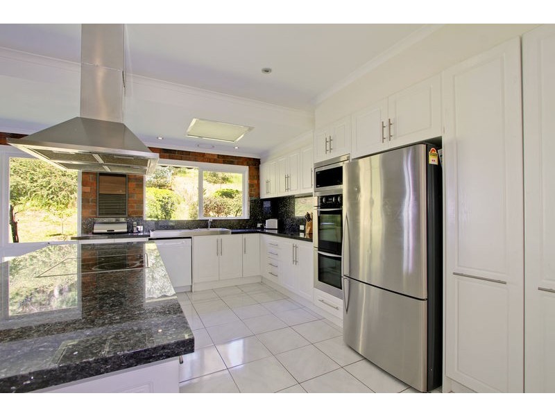 25 Tolmie Ave, Seville VIC 3139