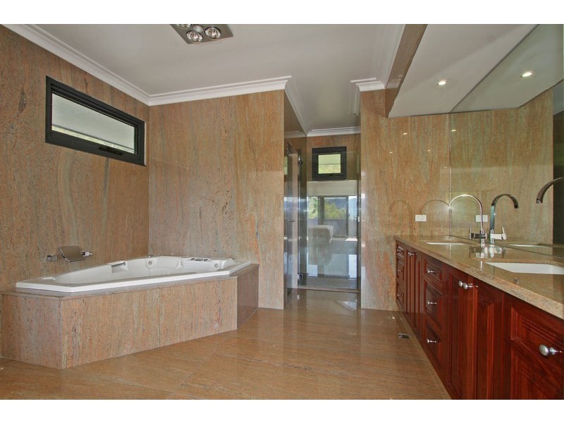25 Tolmie Ave, Seville VIC 3139