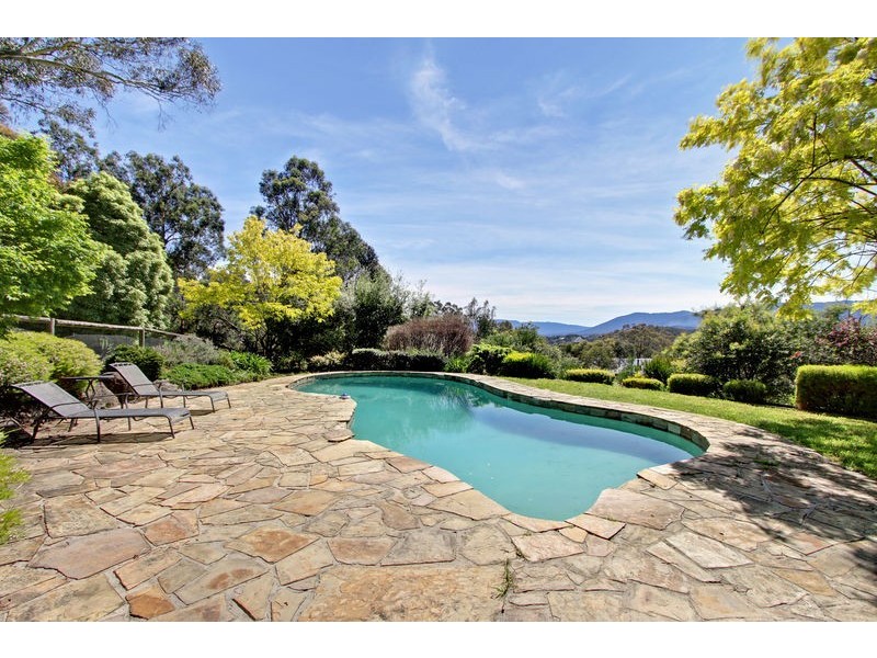 25 Tolmie Ave, Seville VIC 3139