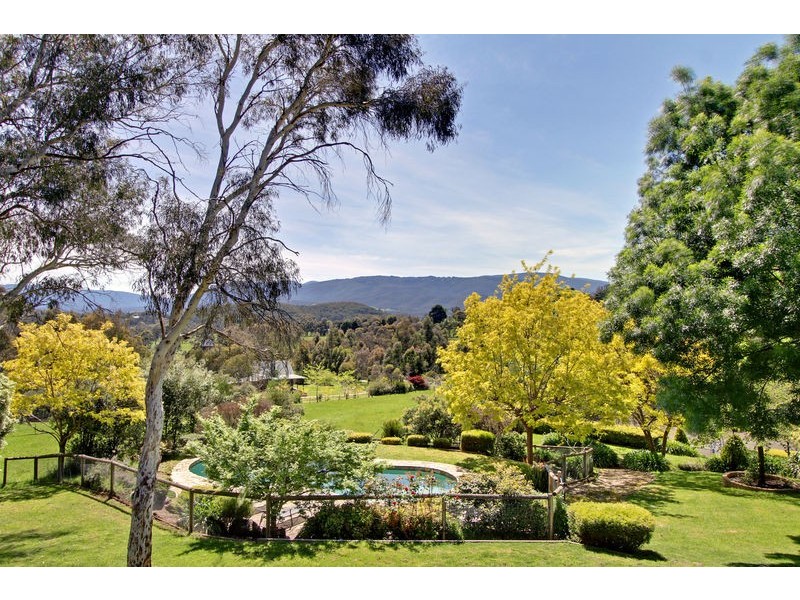 25 Tolmie Ave, Seville VIC 3139