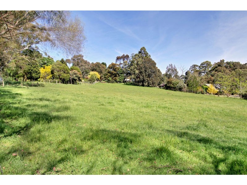 25 Tolmie Ave, Seville VIC 3139
