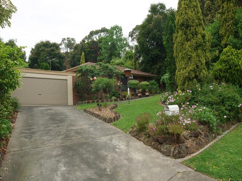 12 Tiffany Court, Montrose VIC 3765