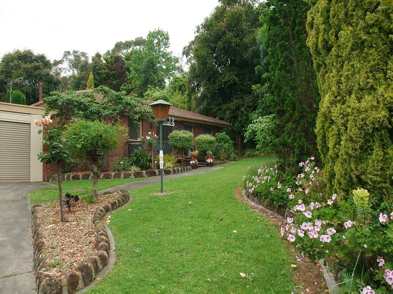 12 Tiffany Court, Montrose VIC 3765