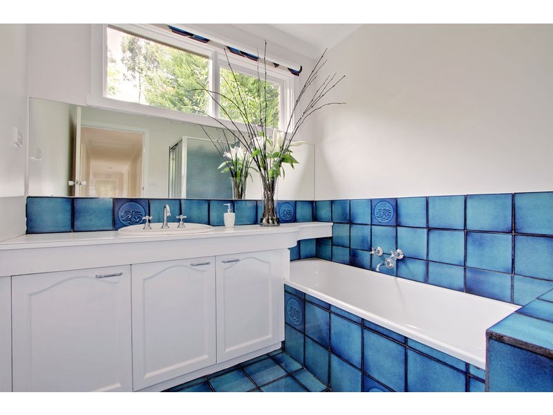 6 Braeside Drive, Launching Place VIC 3139