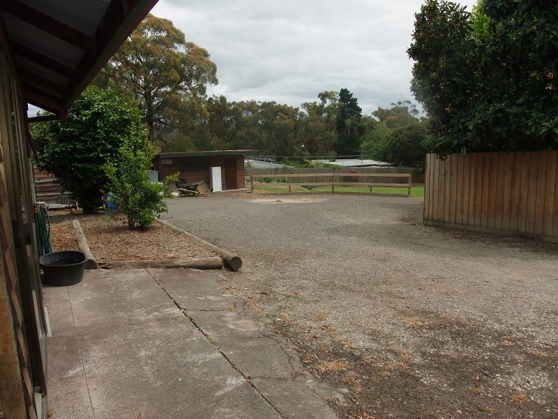 9 Railway Road, Seville VIC 3139