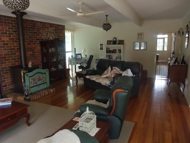 9 Railway Road, Seville VIC 3139