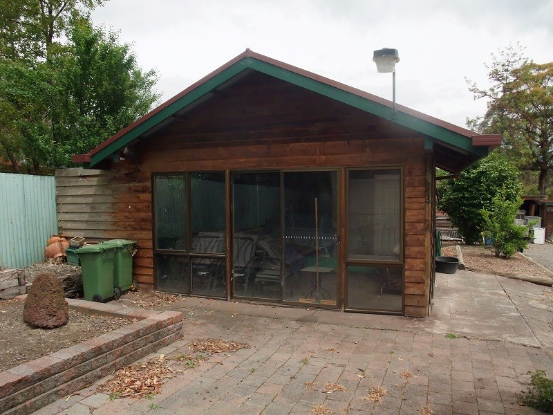 9 Railway Road, Seville VIC 3139