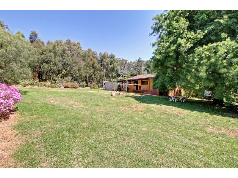 45 Lewis Road, Wandin North VIC 3139